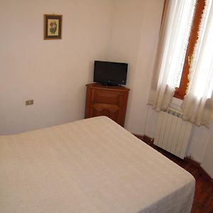Kamer met een Queen Size Bed